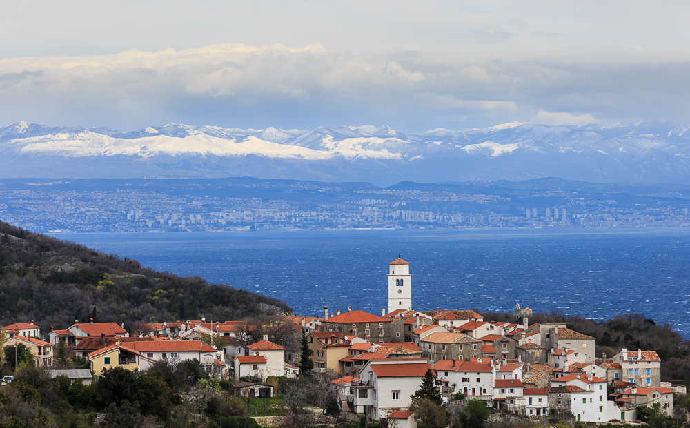 Moscenice with Rijeka and the mountains behind
